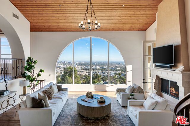 1924 Wattles Drive, Los Angeles, CA 90046