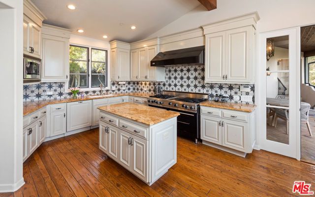 1924 Wattles Drive, Los Angeles, CA 90046