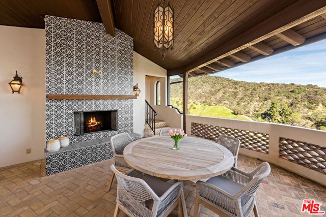1924 Wattles Drive, Los Angeles, CA 90046