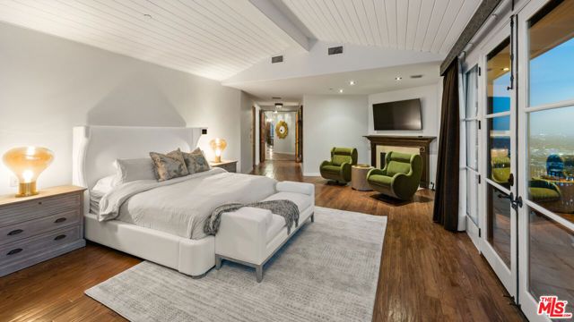 1924 Wattles Drive, Los Angeles, CA 90046