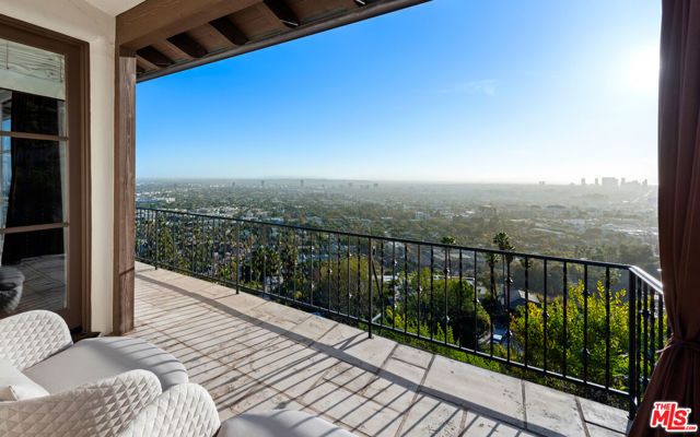 1924 Wattles Drive, Los Angeles, CA 90046