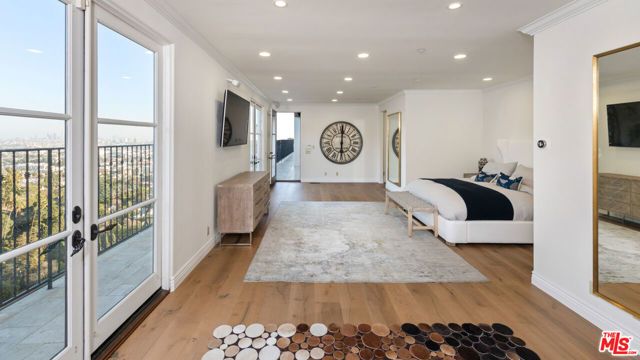 1924 Wattles Drive, Los Angeles, CA 90046