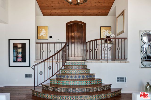 1924 Wattles Drive, Los Angeles, CA 90046