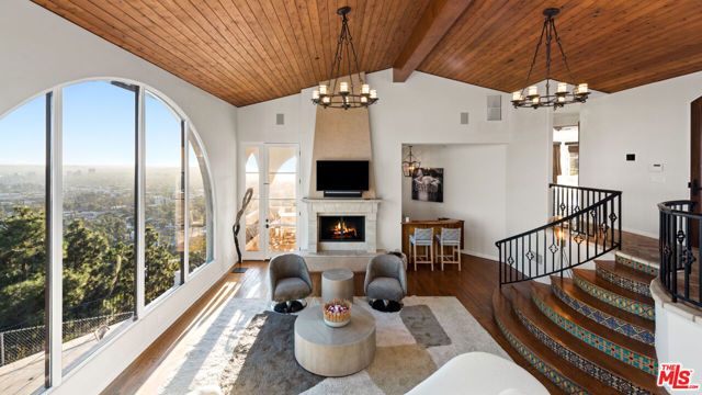 1924 Wattles Drive, Los Angeles, CA 90046