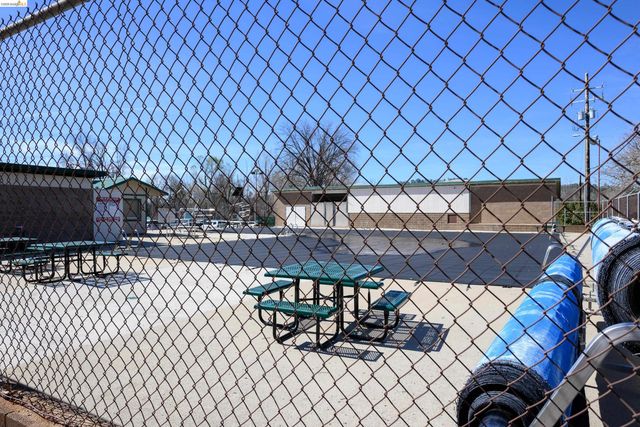 18370 Bay Ave, Tuolumne, CA 95379