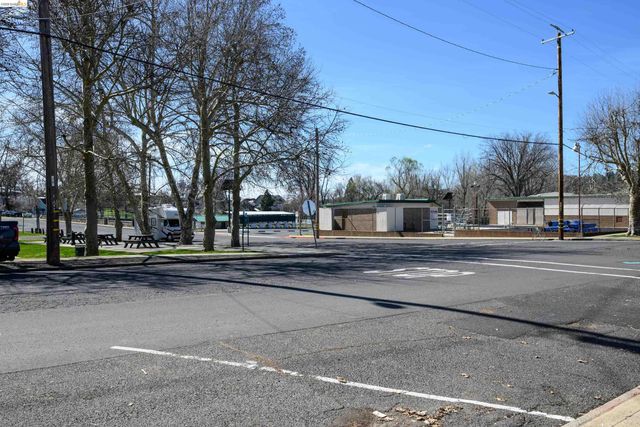 18370 Bay Ave, Tuolumne, CA 95379