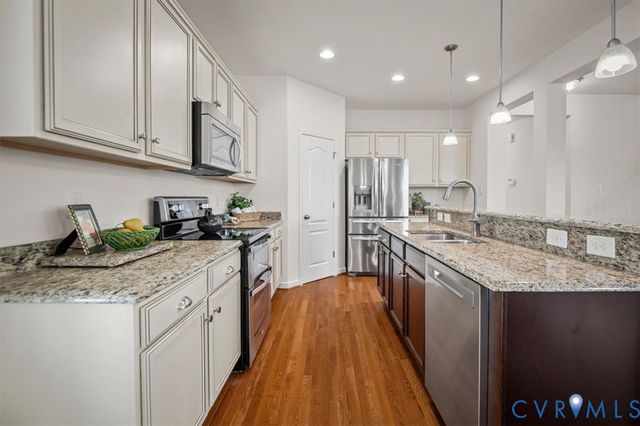 407 Diamond Creek Dr, Midlothian, VA 23113