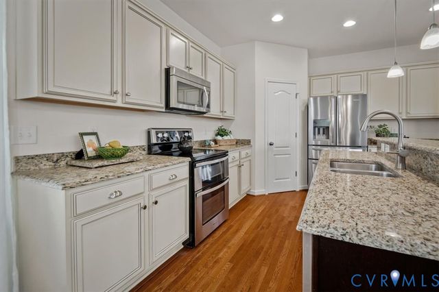 407 Diamond Creek Dr, Midlothian, VA 23113