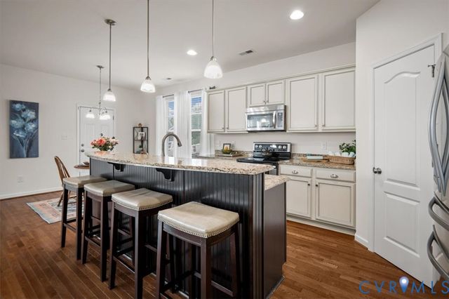 407 Diamond Creek Dr, Midlothian, VA 23113