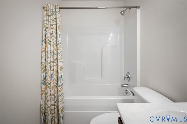 407 Diamond Creek Dr, Midlothian, VA 23113