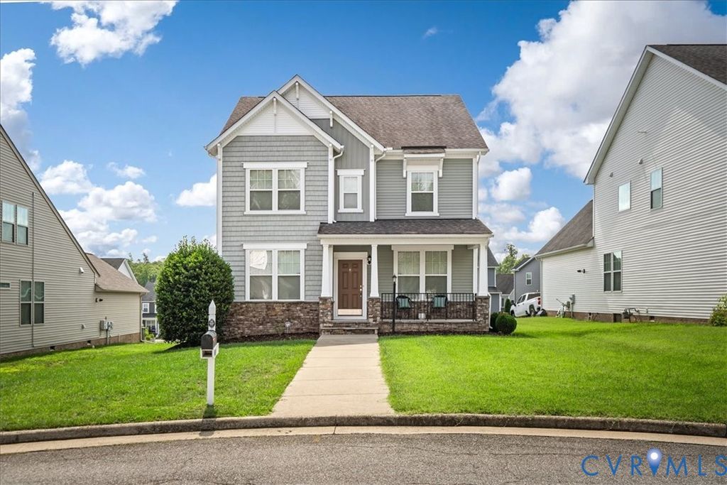 407 Diamond Creek Dr, Midlothian, VA 23113