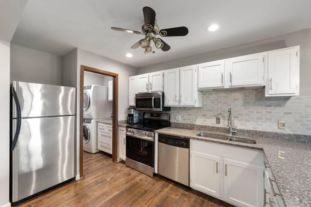 5697 Green Circle Drive 315, Hopkins, MN 55343
