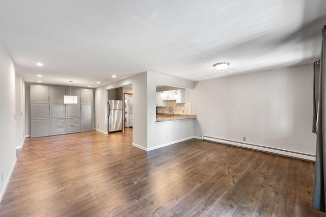5697 Green Circle Drive 315, Hopkins, MN 55343