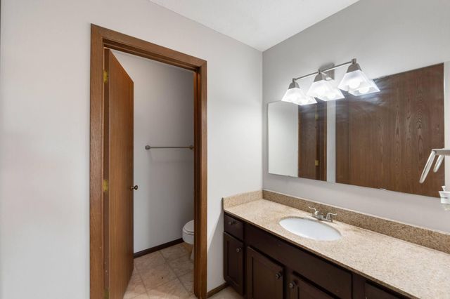 5697 Green Circle Drive 315, Hopkins, MN 55343