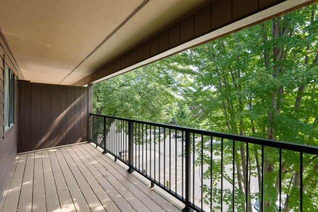 5697 Green Circle Drive 315, Hopkins, MN 55343