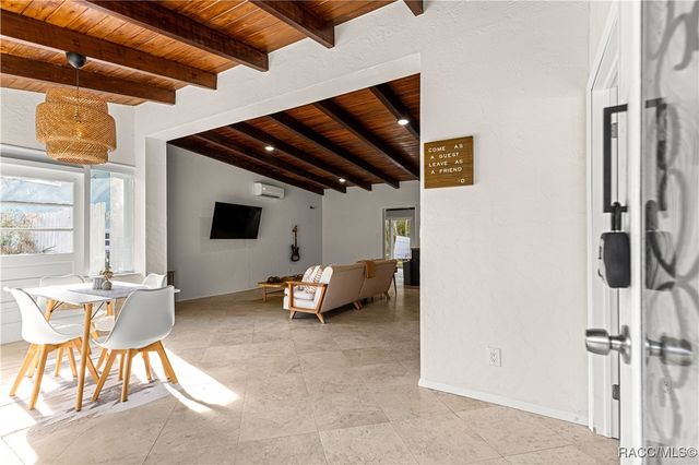 8944 W White Dogwood Drive, Homosassa, FL 34448
