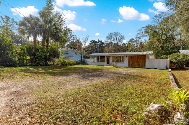 8944 W White Dogwood Drive, Homosassa, FL 34448