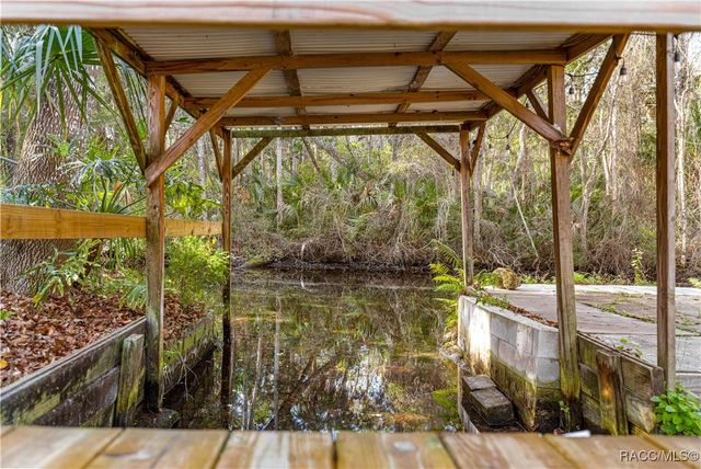 8944 W White Dogwood Drive, Homosassa, FL 34448