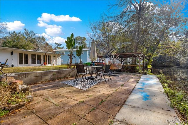 8944 W White Dogwood Drive, Homosassa, FL 34448