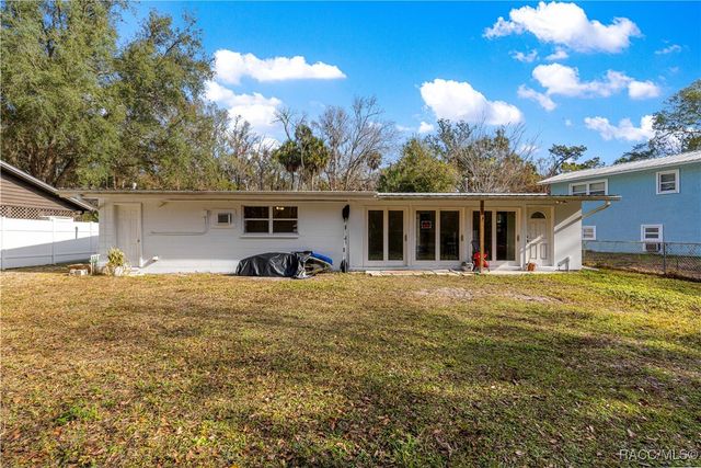 8944 W White Dogwood Drive, Homosassa, FL 34448