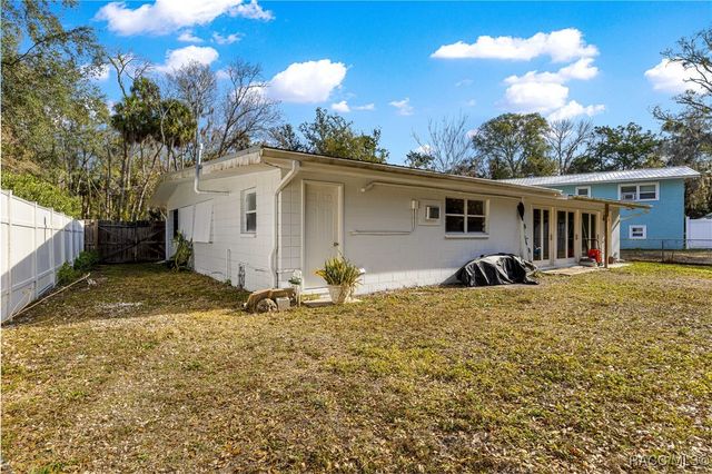 8944 W White Dogwood Drive, Homosassa, FL 34448