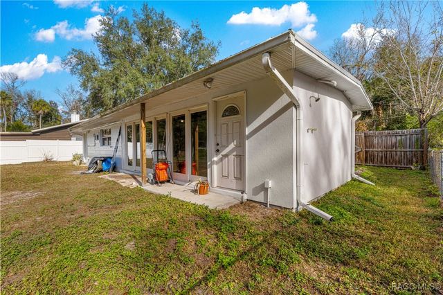 8944 W White Dogwood Drive, Homosassa, FL 34448