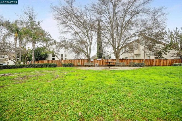 1488 Dumaine St, Concord, CA 94518