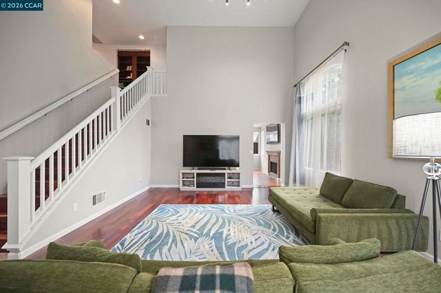 1488 Dumaine St, Concord, CA 94518