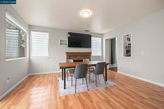 1488 Dumaine St, Concord, CA 94518