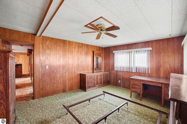 115 E River Road, Mt Pleasant, MI 48858