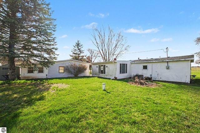 115 E River Road, Mt Pleasant, MI 48858