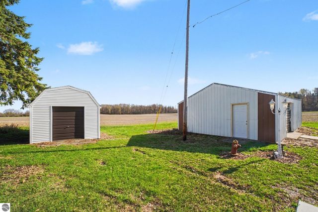 115 E River Road, Mt Pleasant, MI 48858