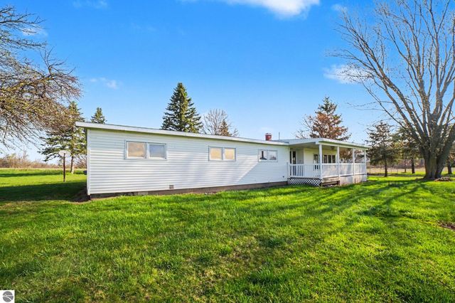 115 E River Road, Mt Pleasant, MI 48858