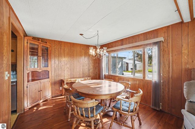115 E River Road, Mt Pleasant, MI 48858