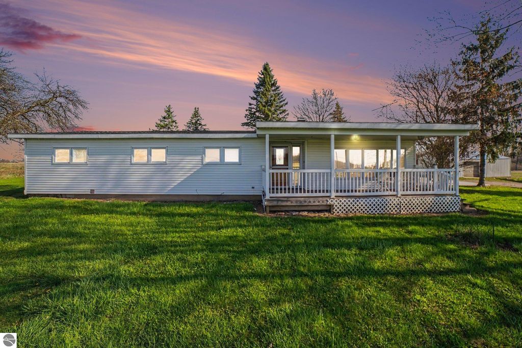 115 E River Road, Mt Pleasant, MI 48858