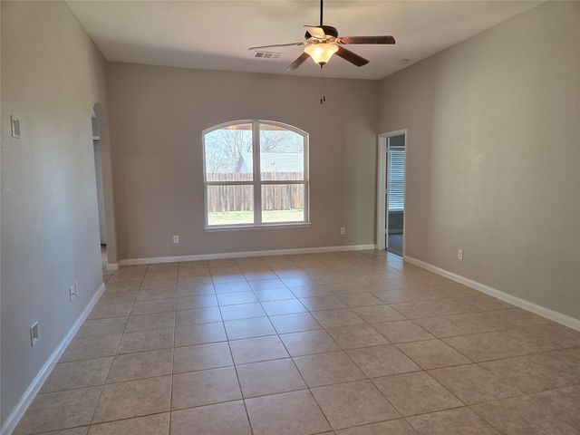 908 Oak Valley Drive, Denton, TX 76209