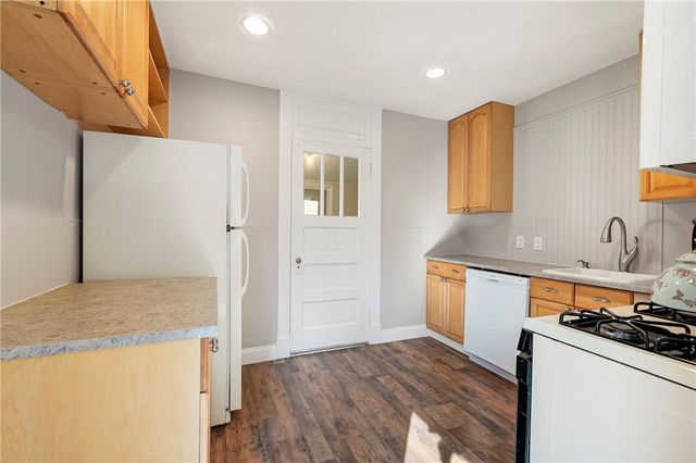 529 Windsor Ave, Forest Hills Boro, PA 15221