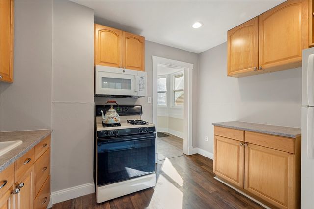 529 Windsor Ave, Forest Hills Boro, PA 15221