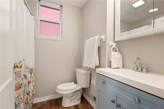529 Windsor Ave, Forest Hills Boro, PA 15221