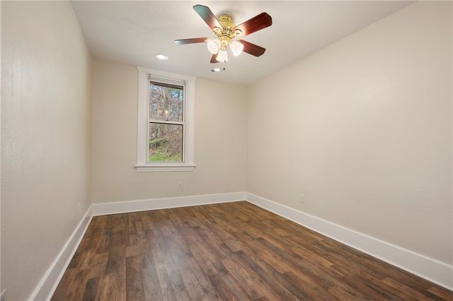 529 Windsor Ave, Forest Hills Boro, PA 15221