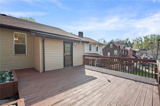 529 Windsor Ave, Forest Hills Boro, PA 15221