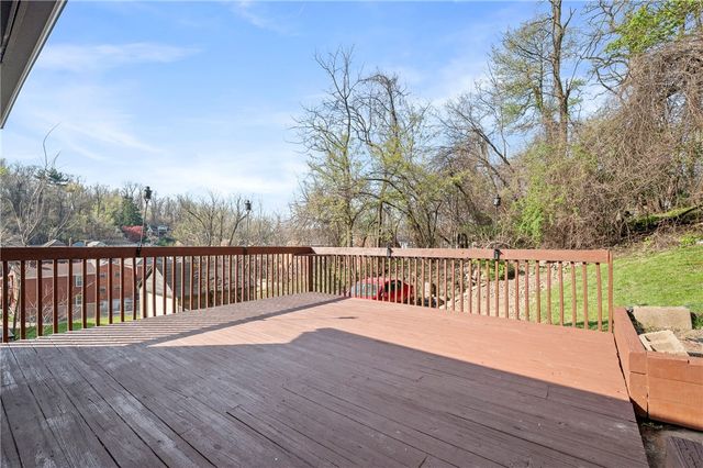 529 Windsor Ave, Forest Hills Boro, PA 15221