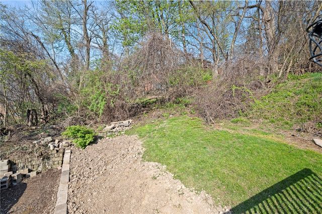 529 Windsor Ave, Forest Hills Boro, PA 15221