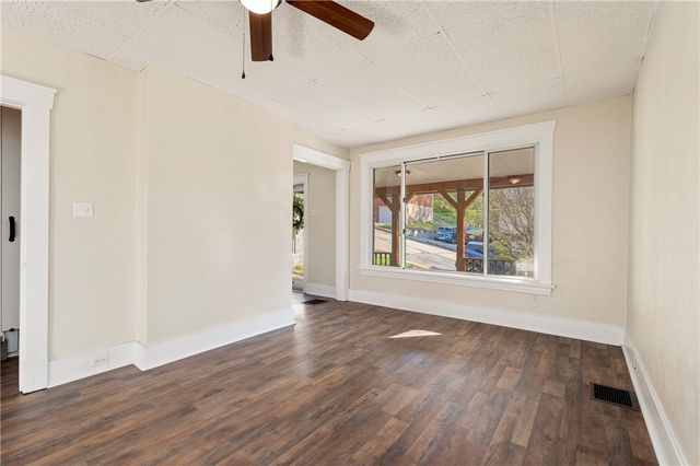 529 Windsor Ave, Forest Hills Boro, PA 15221