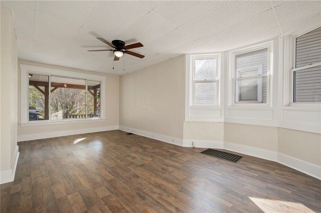 529 Windsor Ave, Forest Hills Boro, PA 15221