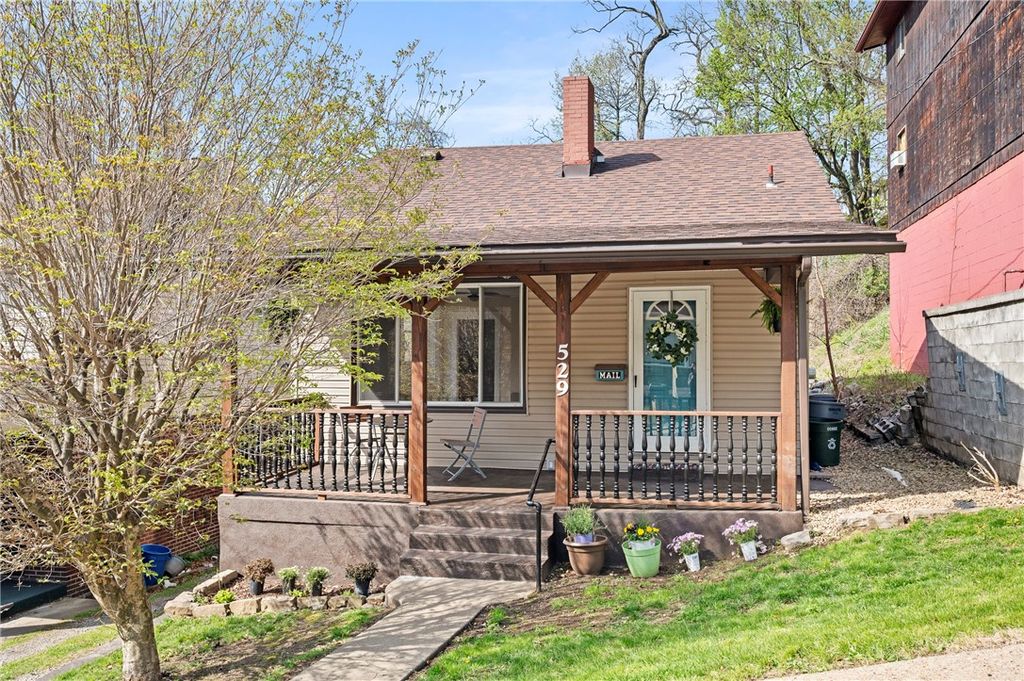 529 Windsor Ave, Forest Hills Boro, PA 15221