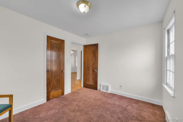 6120 MIDDLESEX Street, Dearborn, MI 48126
