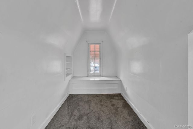 6120 MIDDLESEX Street, Dearborn, MI 48126