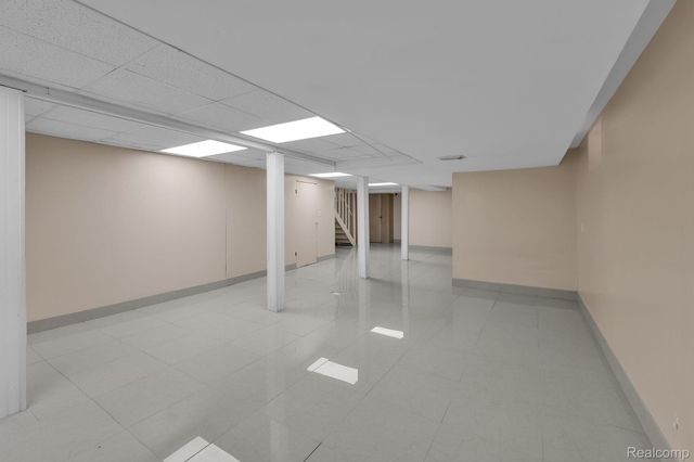 6120 MIDDLESEX Street, Dearborn, MI 48126