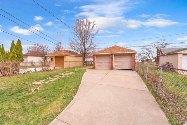 6120 MIDDLESEX Street, Dearborn, MI 48126